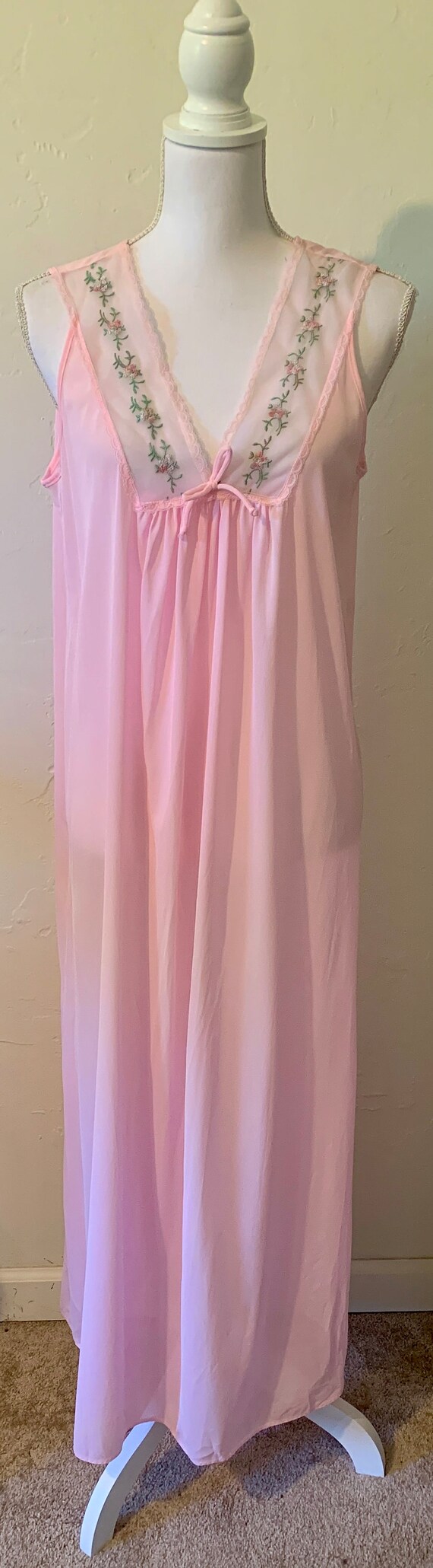 Vintage 1960's Nylon womens nightgown ~super swee… - image 2
