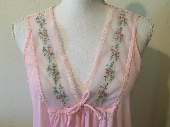 Vintage 1960's Nylon womens nightgown ~super swee… - image 6
