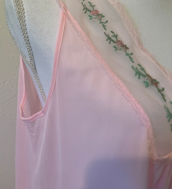 Vintage 1960's Nylon womens nightgown ~super swee… - image 4