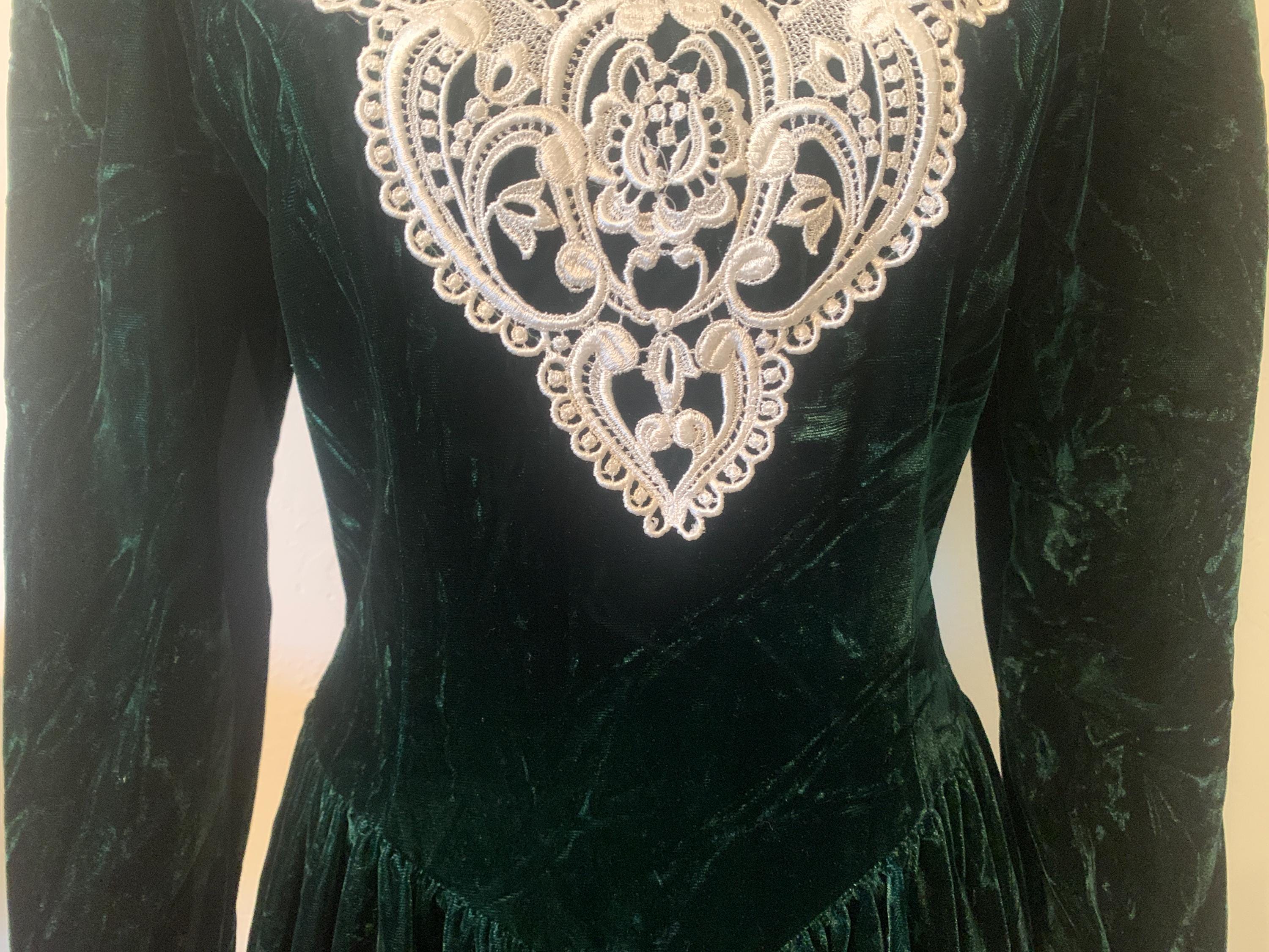 Vintage Dark Green Velvet Victorian Style Gown/jessica Mcclintock/size ...