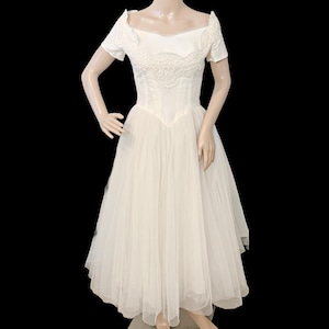 Vintage 1950s Tulle & Lace Tea Length Wedding Dress - Size Small