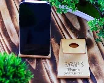 Personalisierter Telefonständer aus Holz - Handyhalter mit individueller Gravur