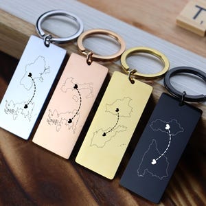 Porte-clés pays personnalisé Deux porte-clés pour la maison Porte-clés État Cadeau relation interurbaine Collier personnalisé Cadeau Saint-Valentin