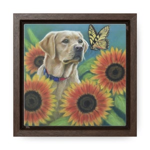 Cuadro Enmarcado - Labrador Retriever con Flores y Mariposas