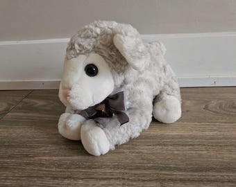 Lindo peluche de oveja gris de 10"