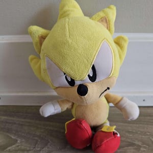 Sonic the Hedgehog Super Sonic Stuffed Animal Plush Toy 9&quot;