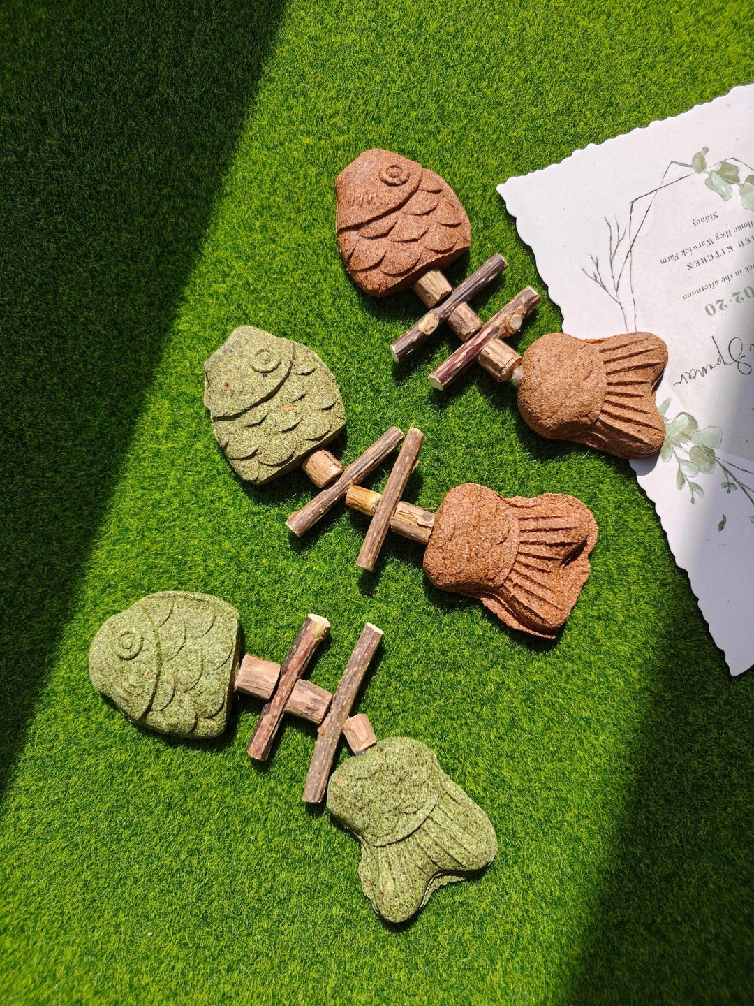 Fish Skeleton Cat Chew Stick, Catnip & Silvervine Cat Toys, Silvervine Gall Fruit Cat Chew Stick Toy for Cats Teeth Cleaning, Gifts for Cats