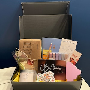 Blind Date With A Book Gift Box