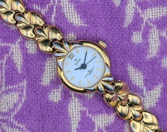 Vintage Elgin Gold-Tone Quartz Ladies Watch, Dainty Leaf-Style Bracelet, Elegant Roman Numeral Dress Watch