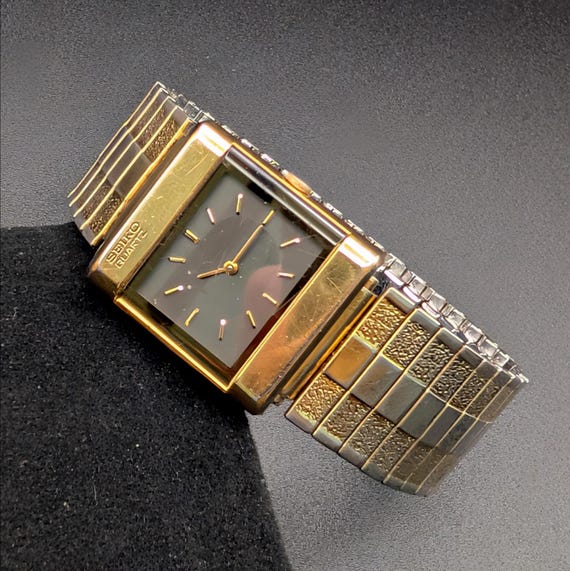 Seiko Vintage Ladies Petite Gold tone Square Watch Working Vintage Seiko Gold Tone Petite Square Ladies Watch Working  main image 4