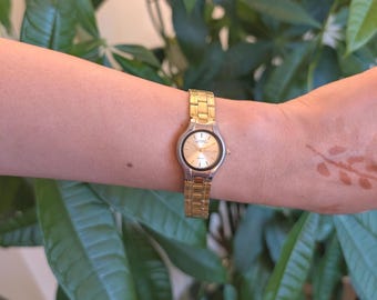 Vintage Two-Tone Dress Watch: Gold and Silver Finish
