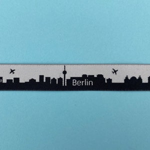 Berlin Skyline Webband schwarz weiß, Band hochwertig, robust. Grundpreis: 1 m = 1,90 Euro. Ab 0,19 Euro = 0,10 Meter. Art.-Nr. 143