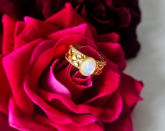 Diana Ring - Stainless Steel - Moonstone - 18K Gold - Golden - Natural Stone - Craftsmanship - Handmade