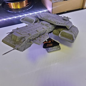 18&quot; Detailed Stargate Daedalus Class BC-304 Starship with Custom Stargate Stand