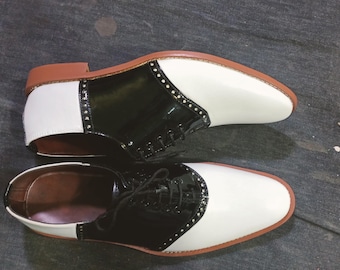 Handgefertigte Schwarz-Weiß-Farbe echtes Kalbsleder Stilvolle Schnürschuhe Derby-Schuhe für Herren mit schöner Holzkiste