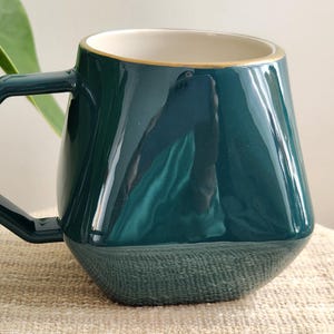 Threshold Geo-mok granaat diepgroen gouden rand koffiemok 16 oz