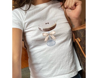 T-shirt bébé expresso avec noeud, haut court de style an 2000, t-shirt Coquette de style vintage, amateurs de martini, fille girly, haut graphique pour femme