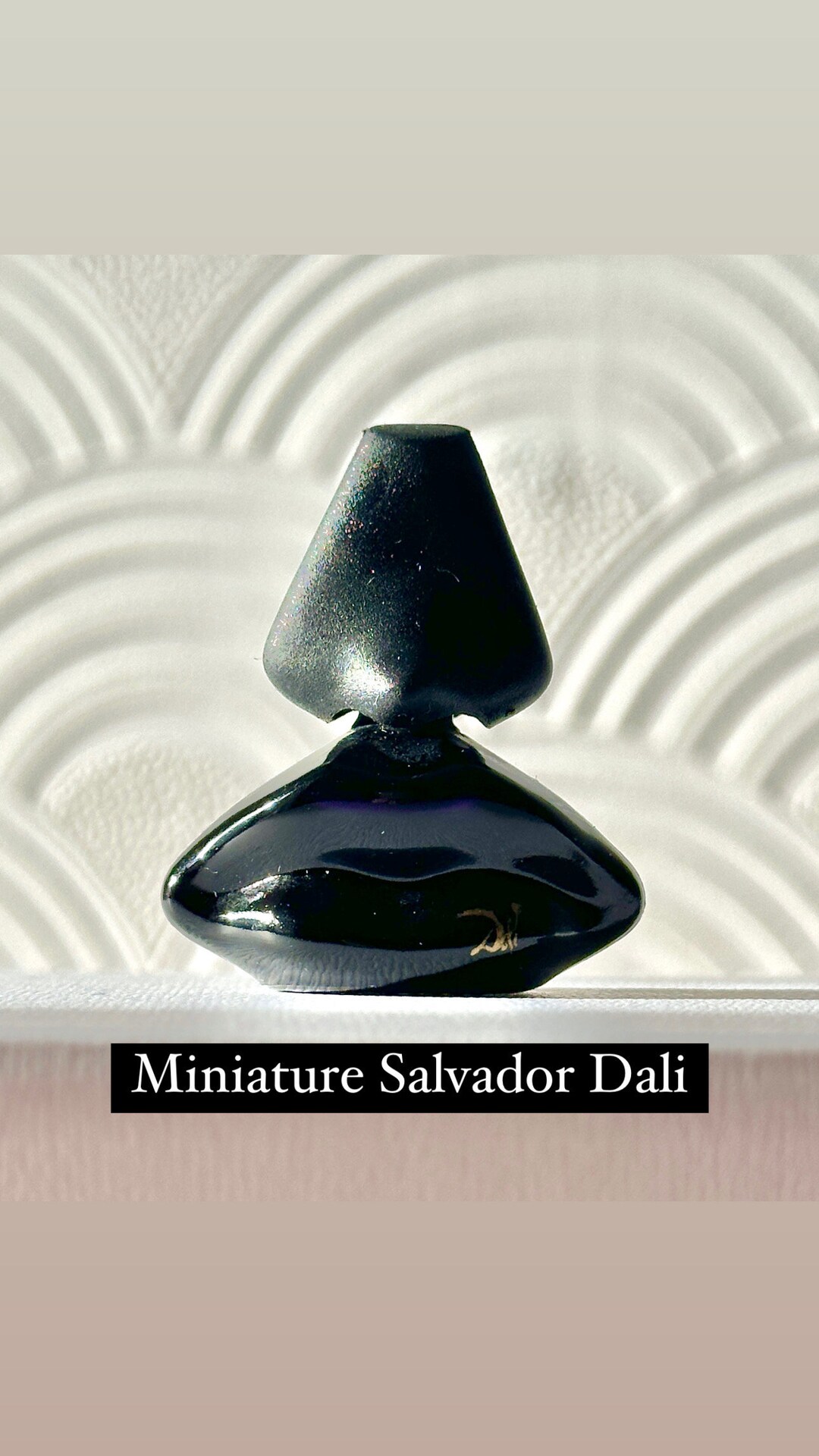 Broche Vintage Nez Bouche Salvador Dali - Bijou Occasion En Métal, Pièce Collector