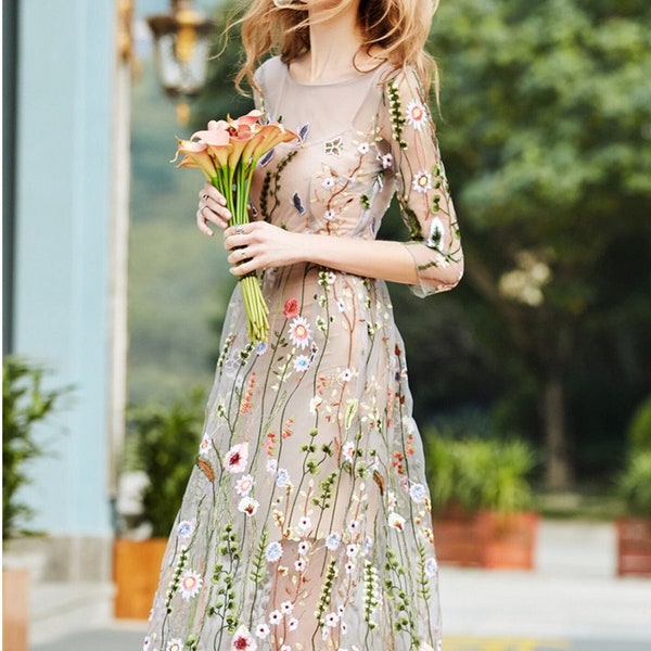 Vestido largo de algodón con malla transparente y bordado floral - Ropa boho natural para mujer - FreeSpiritKate