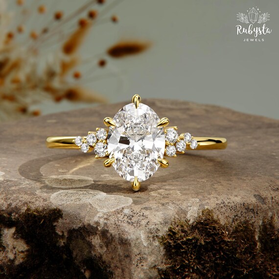 Anillo de compromiso de moissanita ovalada de quilate: anillo de