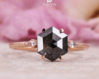 Kundenspezifischer Ring Hexagon Diamant Verlobungsring Salz und Pfeffer Diamant Seitlicher Dreieck Diamant Natürlicher Diamantring Vorschlag Ring Geschenk für sie