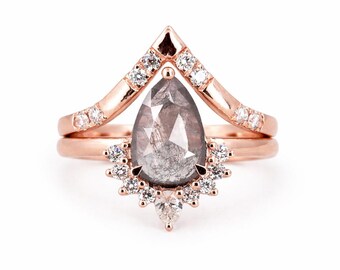 Anillo de diamantes sal y pimienta en oro de 14 k: joyería nupcial vanguardista