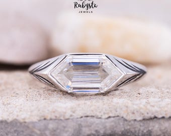 Anillo de compromiso de moissanita hexagonal, solitario art déco de oro blanco