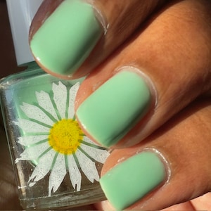 Frog Orchid, 15ml 21-free Indie Nail Polish, Bright Pastel Green Crelly