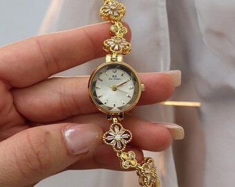 Petite montre en or vintage Dainty pour femme, montre-bracelet pour femme, bracelet réglable, montre vintage, cadeau fête des mères, cadeau pour elle