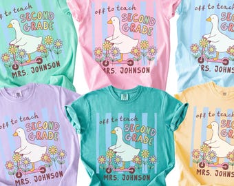 Camiseta personalizada para maestra de segundo grado de Comfort Colors, camiseta de manga larga con estampado floral de Silly Goose, camiseta de cuello redondo para la vuelta al cole (26380)