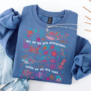Sweat-shirt pour l'autisme et l'inclusion, nous sommes tous différents, pull neurodivergent, pull pour enseignant d'éducation spécialisée, cadeau pour défenseur de l'inclusion