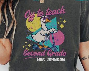 Camiseta personalizada para maestra de segundo grado, camiseta de manga larga Comfort Colors, regalo retro de dinosaurios para maestras (26366)