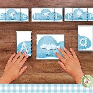 Combinación de sonidos de letras para preescolar y jardín de infantes; rompecabezas de reconocimiento de letras con temática de nubes; actividad fonética para clases y unidades meteorológicas de educación en el hogar