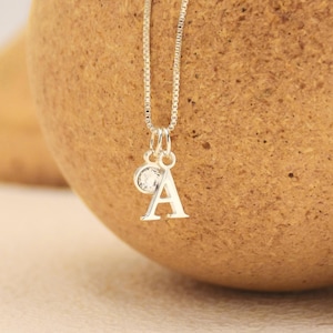 Collar de cadena con inicial y piedra de nacimiento, collar con letra de piedra preciosa colgante, collar con piedra de nacimiento, regalo de cumpleaños para ella/mamá, regalo para el Día de la Madre