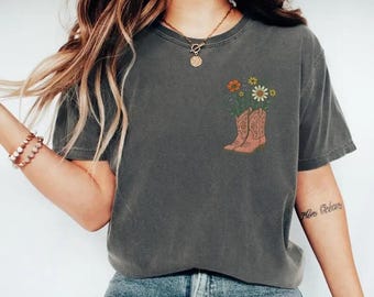 Cowgirl Boots Wildflowers Sweatshirt, Retro Western Tee, Comfort Colors Country Girl T-Shirt, Rodeo Hoodie, Gift for Her, Country Farm