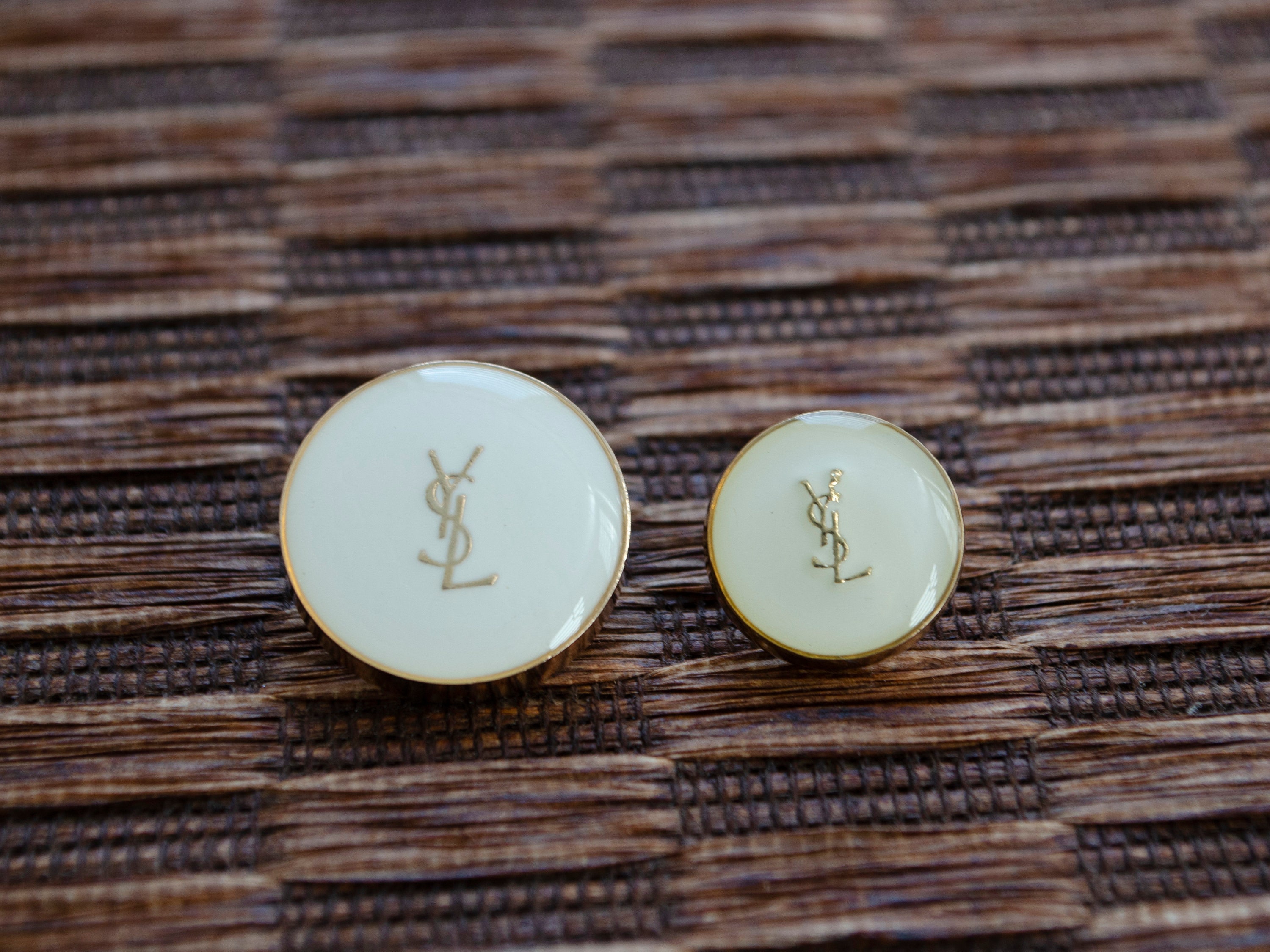 Chanel buttons - Etsy 日本