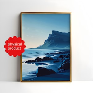 Poster Islanda fredda - Spiaggia nordica, costa ghiacciata, arte della spiaggia solitaria per soggiorno, stampa artistica da parete nordica