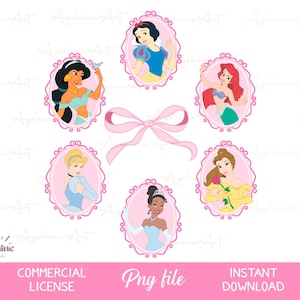 Könnte beinhalten: Eine digitale Illustration mit sechs Zeichentrickprinzessinnen, jede in einem rosa ovalen Rahmen, angeordnet um eine zentrale rosa Schleife. Die Figuren sind Schneewittchen, Arielle, Jasmin, Aschenputtel, Tiana und Belle. Text lautet AyshineArt.