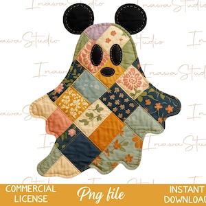 Puede incluir: Un adorno de tela acolchada con forma de fantasma que presenta un diseño de patchwork con varios patrones florales y botánicos en tonos apagados de naranja, azul, verde y crema. El fantasma tiene dos ojos negros circulares y una boca ovalada.