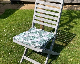 Cream & Green fern design square seat pad with tie attachments. 40x40x6cm