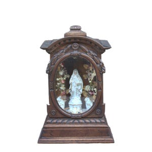 Antike 19th Vitrine Schrein handgeschnitzt Holz Jungfrau Maria in Porzellan Blumen und Vase 1800 -1900 religiöses Wohndekorstück Unikat