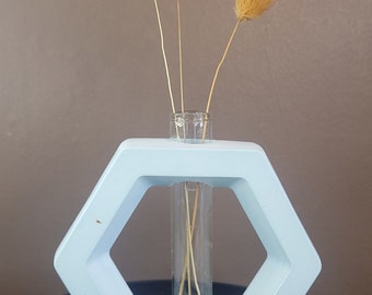 Vase Octogonal avec tube à essai