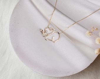 Collar de elefante de oro macizo de 14k, colgante de oro pequeño, joyería minimalista de uso diario, regalo para ella, joyería, símbolo de buena suerte, regalo de Navidad