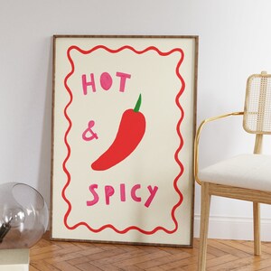 Plakat Hot and Spicy - Czerwona ostra papryczka chili na ścianę - Malowany ręcznie wydruk artystyczny - Maksymalny wydruk kuchenny - Sztuka jedzenia w stylu retro