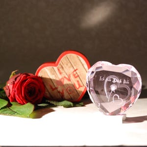 Cuore in cristallo 3D "Ti amo" rosa o viola - regalo d'amore personalizzabile