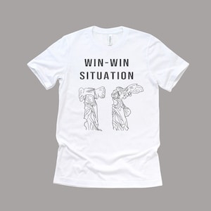 La camisa de la Victoria Alada, camiseta de Historia del Arte, Arte Griego Antiguo, Regalo para Artista, Regalo para Amante del Arte, Camiseta de Arte, Camisa Estética