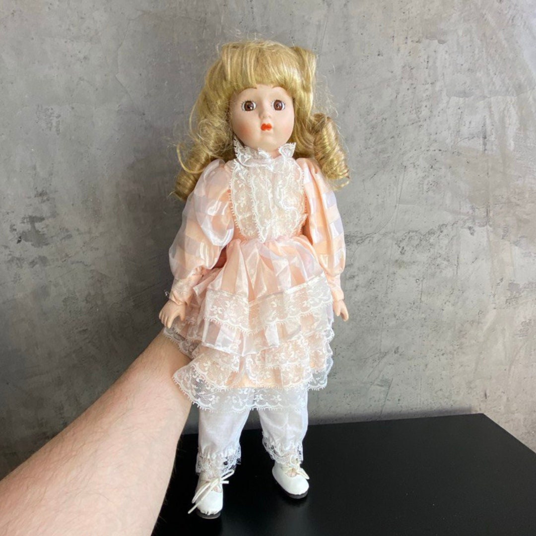 Vintage Porcelain Doll. Heritage Mint Ltd 1988. America's