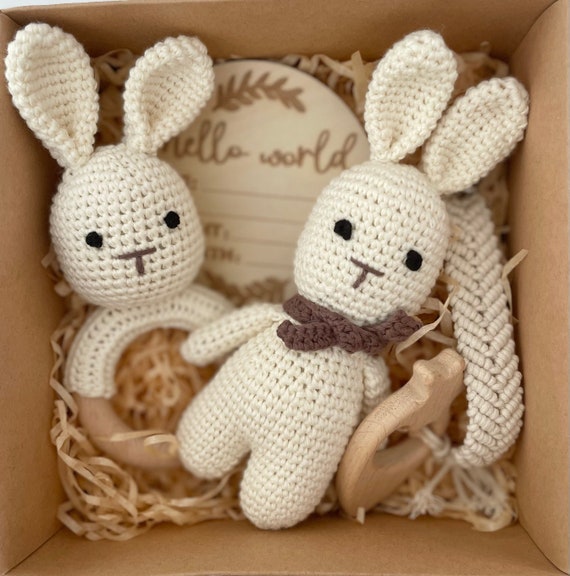 Juego de regalo para bebé neutro de piezas, sonajero Amigurumi