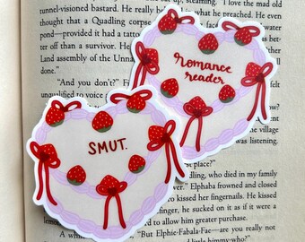 Pegatina de lector de romance obsceno con pastel de fresa