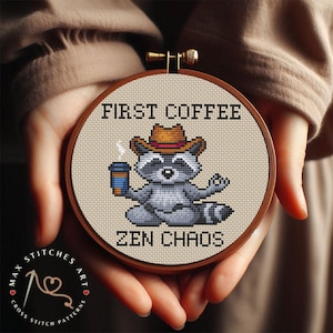Roligt korsstygnsmönster med kaffetvättbjörn: Zen Chaos-broderi (PDF-mönster)